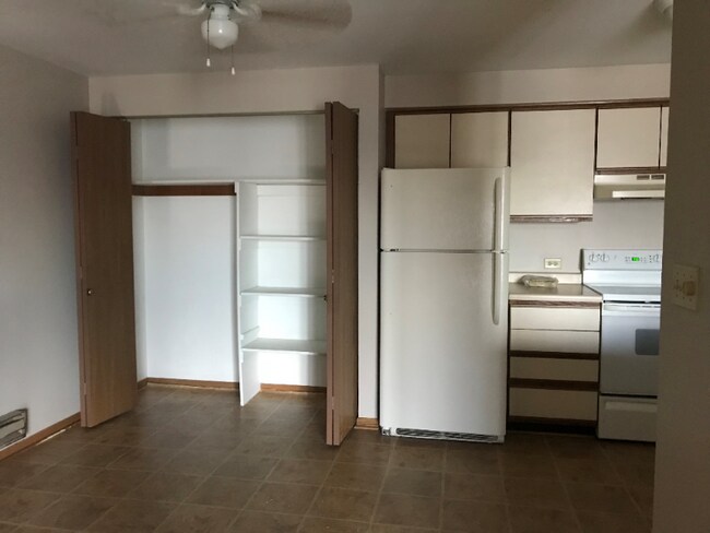 Building Photo - S85W18710 Jean Dr