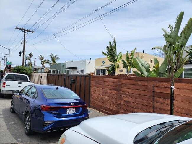 Foto del edificio - 4739 Polk Ave