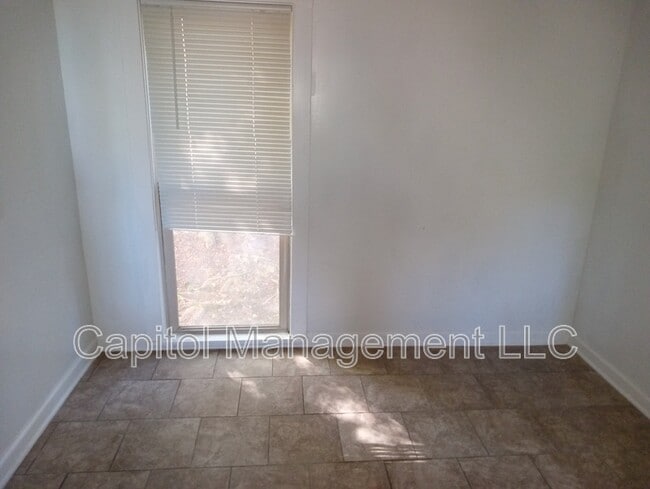 Photo - 1126 Seymour Ave Apartment