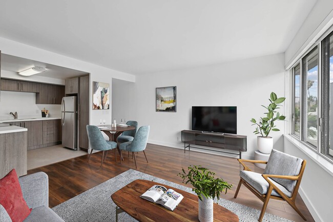 Building Photo - Hollywood Ardmore