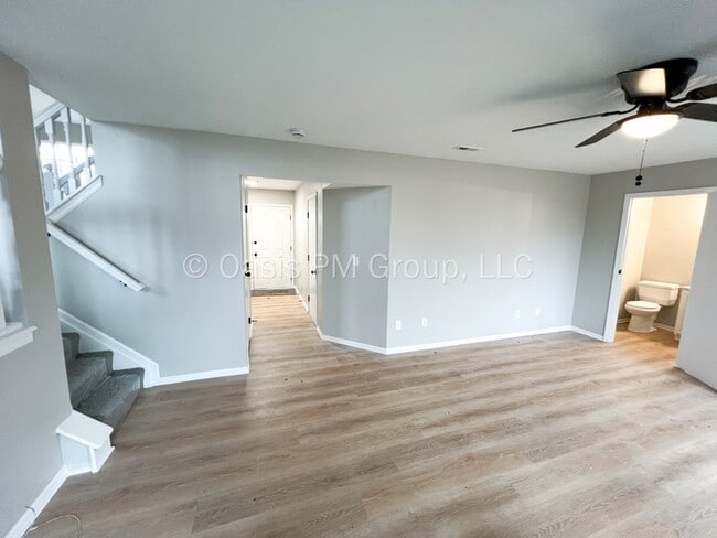 Foto del edificio - 709 Academy Dr