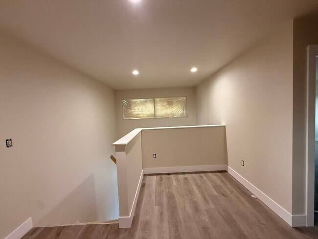 Foto del edificio - Brand New 3 Bedroom Duplex