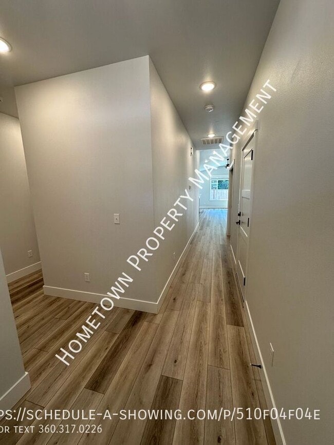 Building Photo - 2629 43rd Ln SE