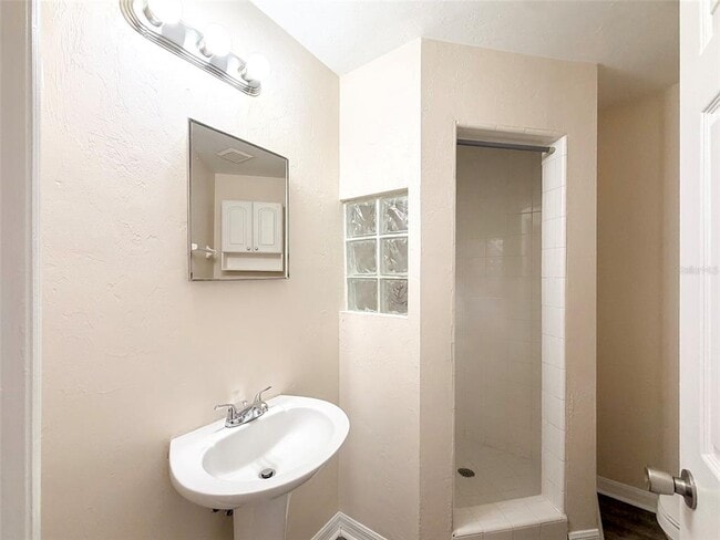 Foto del edificio - 4003 SW 27th St