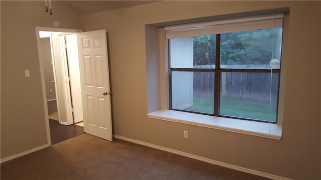 Foto del edificio - 515 Valley Spring Dr