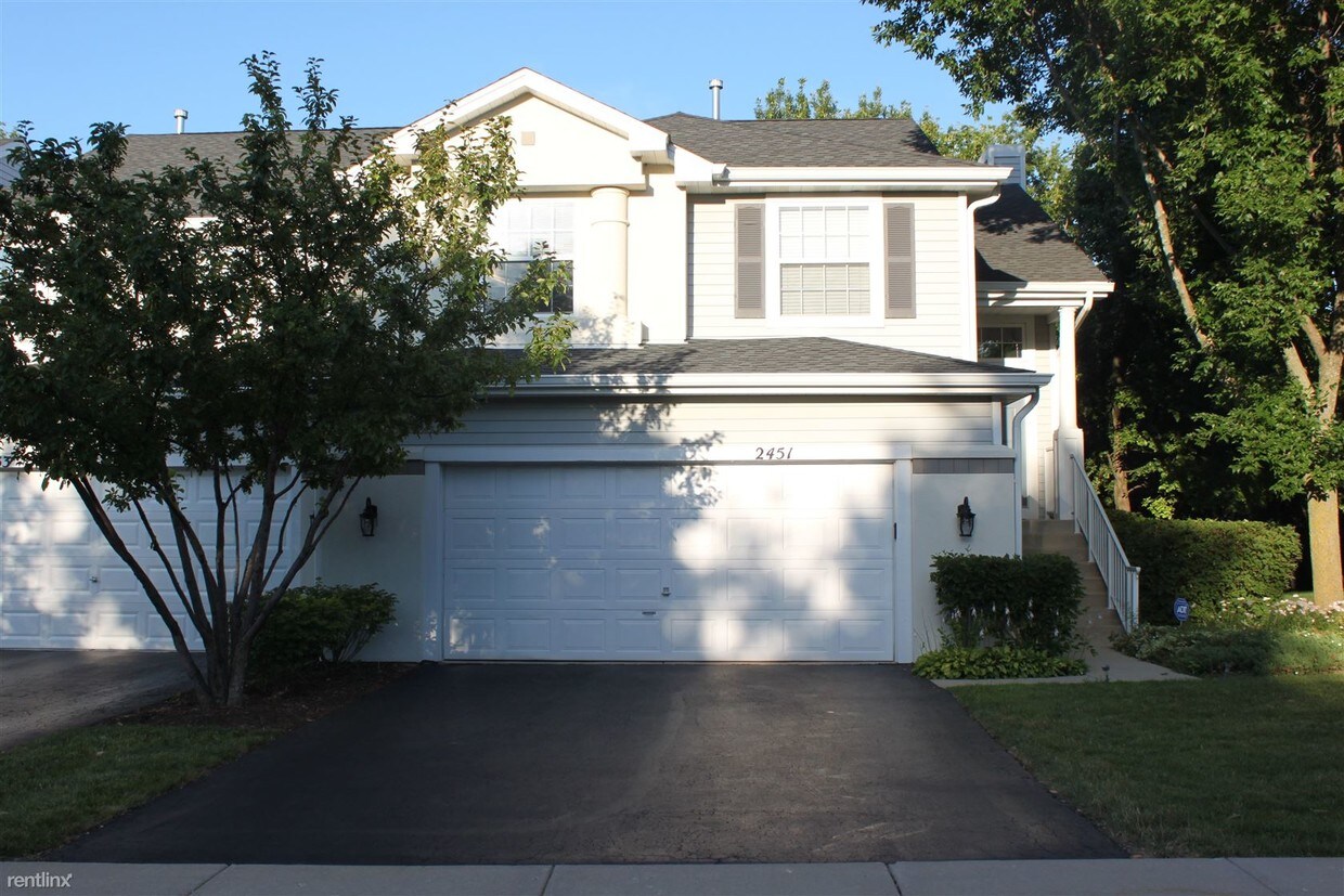 Foto principal - 3 br, 2 bath Townhome - 2451 Madiera Lane