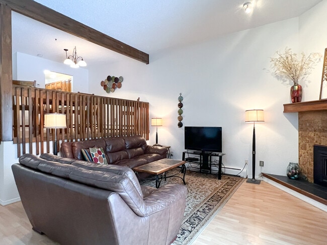 Foto del edificio - 4714 Mills Dr