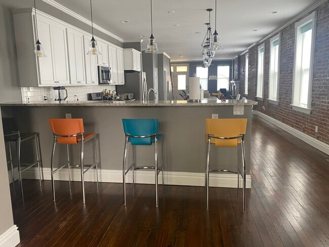 Building Photo - 3429 Missouri Ave