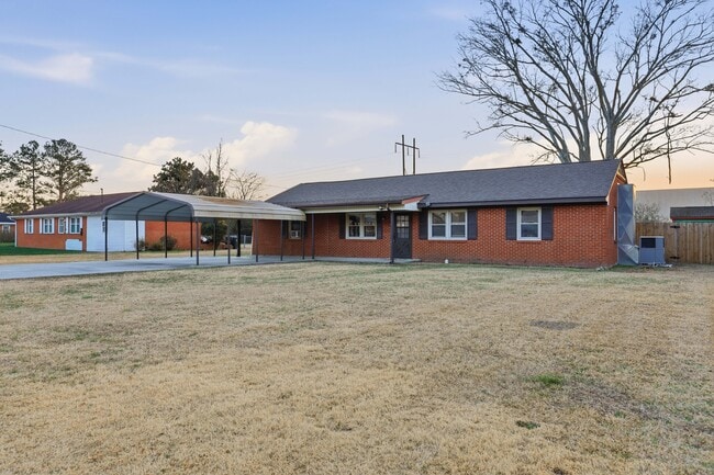 Foto del edificio - 2610 Hill Dr Cir