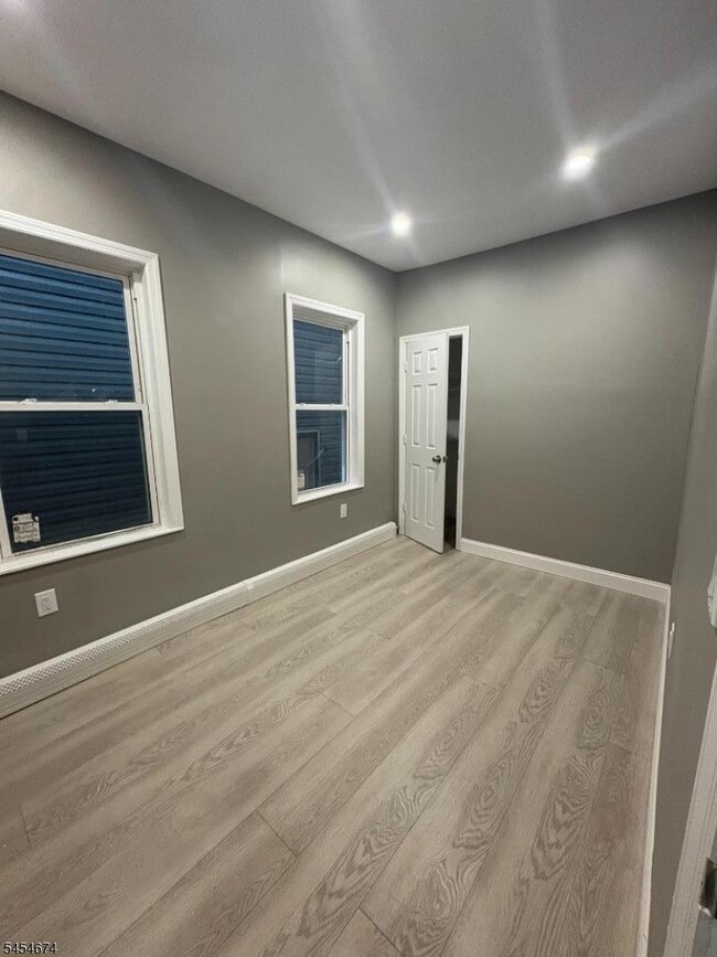 Foto del edificio - 329 Hamilton Ave