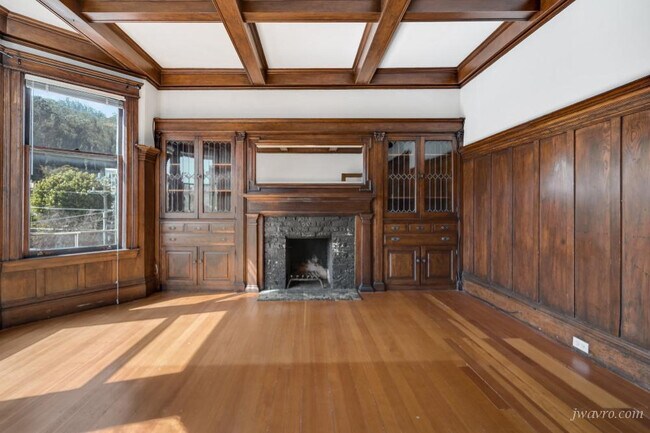 Building Photo - 1172 Stanyan St