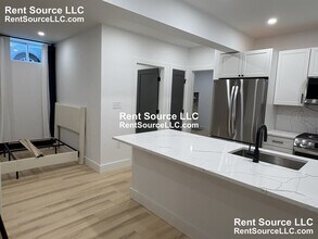 Building Photo - 52 Cotting St