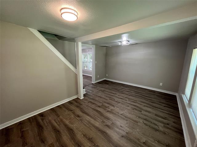 Foto del edificio - 1138 Elmdale Pl
