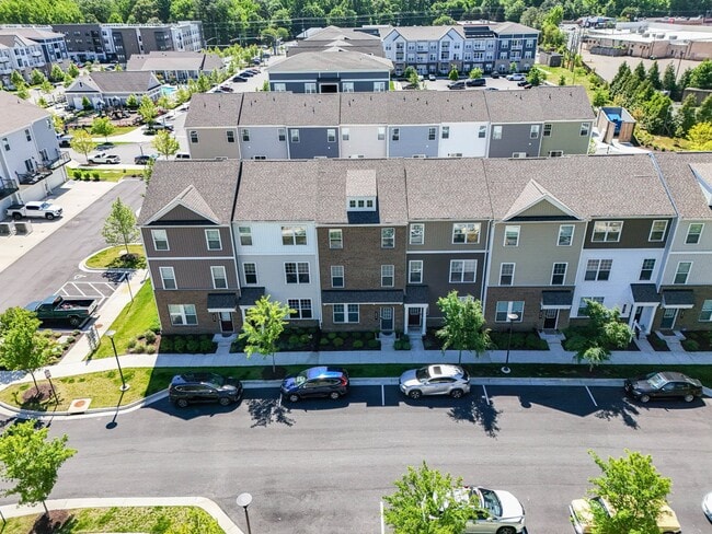 Building Photo - 4019 Grand Reserve Ln