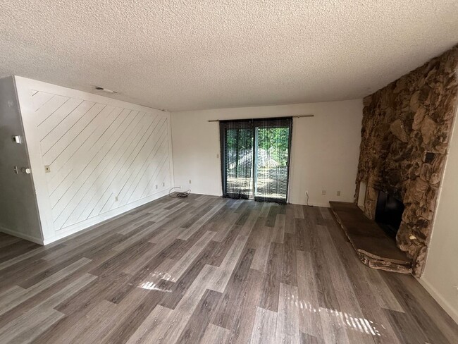 Foto del edificio - 8237 Sunrise Blvd