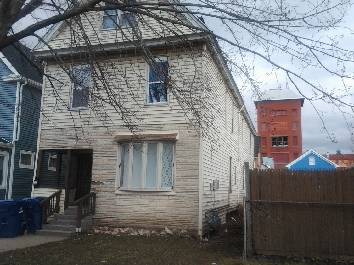 Primary Photo - 324 Riverside Ave