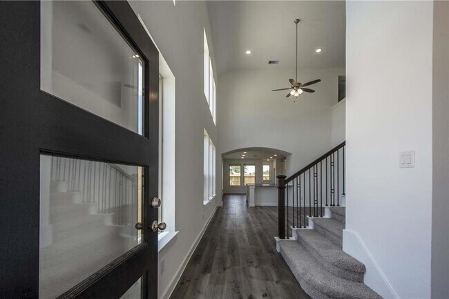 Building Photo - 16311 Little Pine Creek Dr