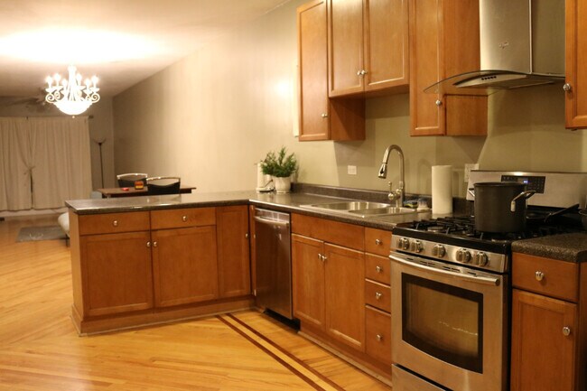 Foto del edificio - 2129 W Gladys Ave