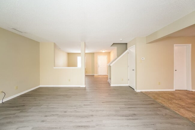 Building Photo - 9033 Southernwood Way