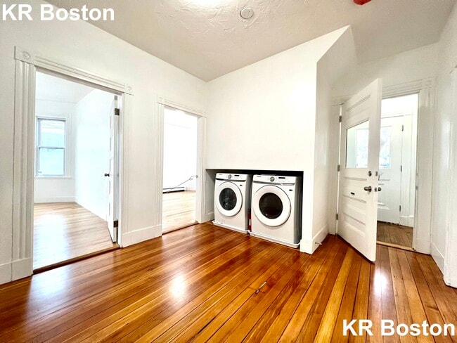 Building Photo - 34 Imrie Rd