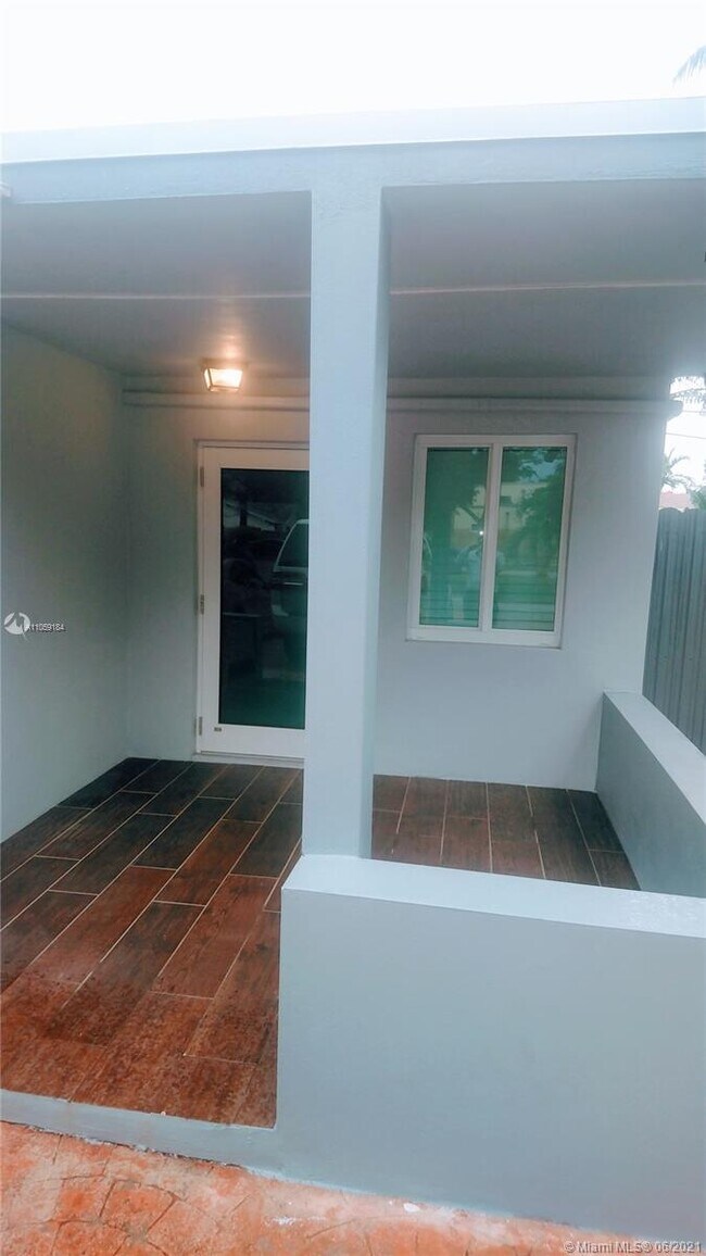 Foto del edificio - 9340 SW 24th St