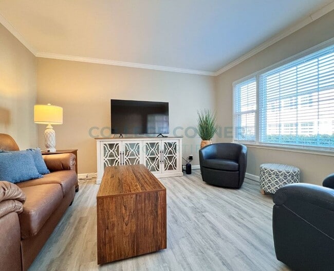 Photo - 330 Hanover Arms Ct Townhome