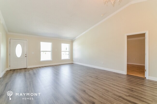 Building Photo - Character Filled FL Home