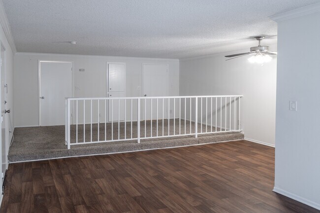 Building Photo - 1255 N Orange Dr