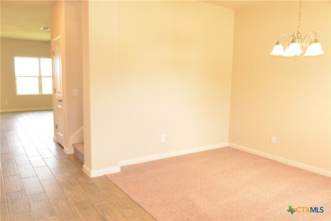 Building Photo - 741 Farmers