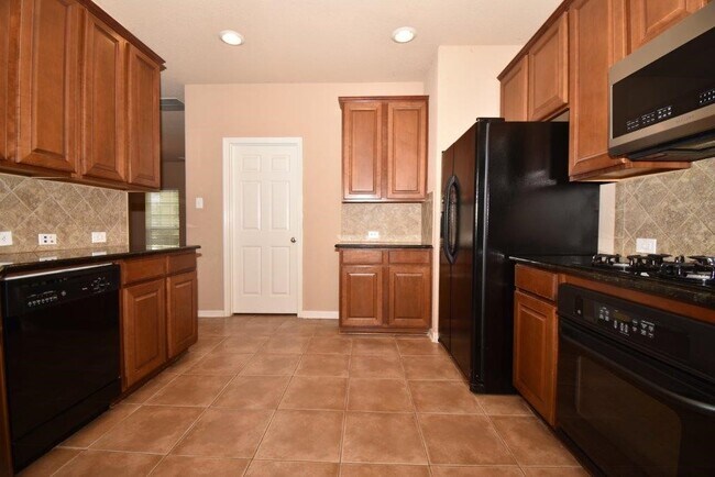 Foto del edificio - 7027 Crockett Ridge Dr