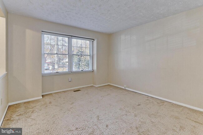 Building Photo - 10943 Harpers Square Ct
