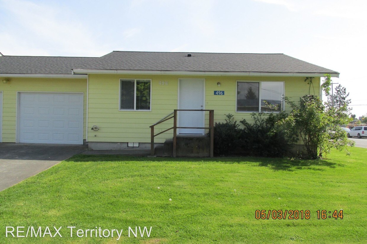 Primary Photo - 496-496 W Victoria Ave