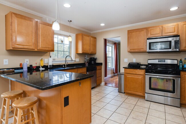 Foto del edificio - 102 Southwoods Dr