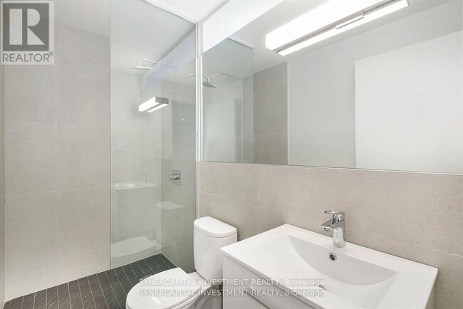 Building Photo - 14B Chapleau Ave