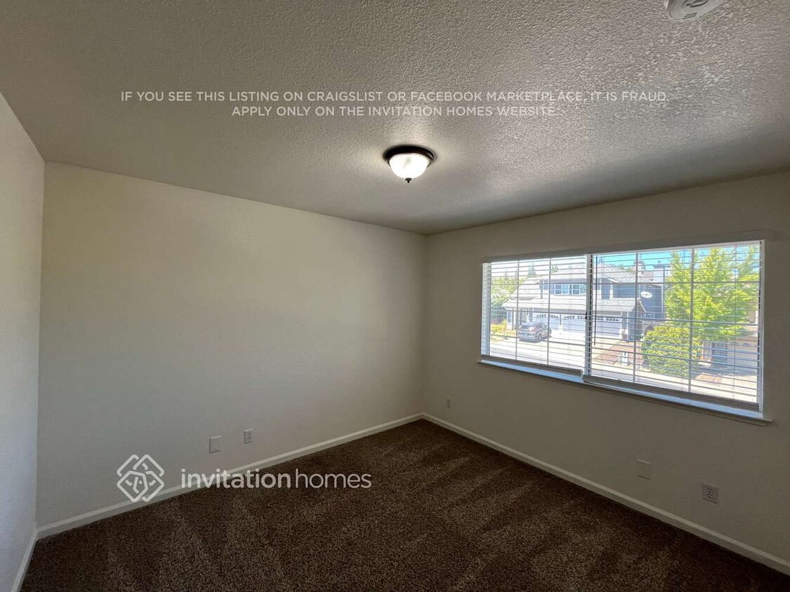 Foto del edificio - 6102 Cameo Dr