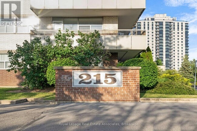 Building Photo - 215 Glenridge Ave