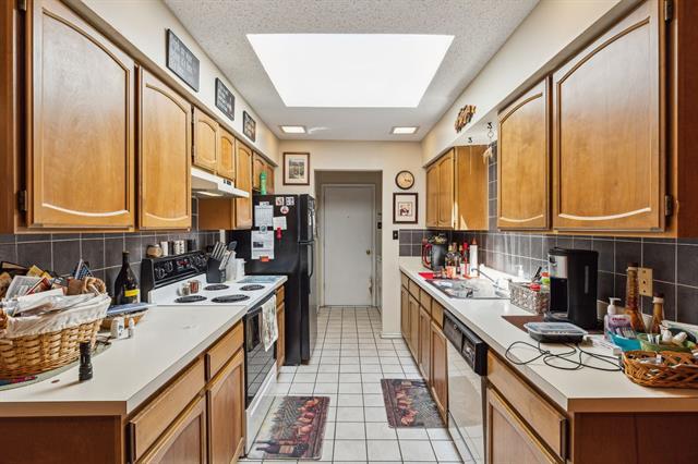 Foto del edificio - 9223 Highedge Cir
