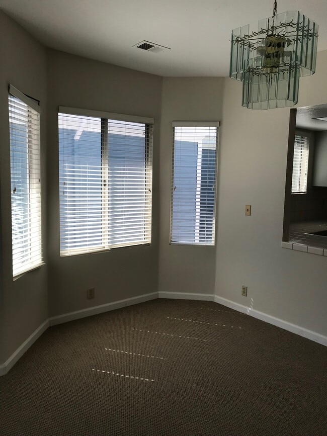 Dining area - 1420 Market St