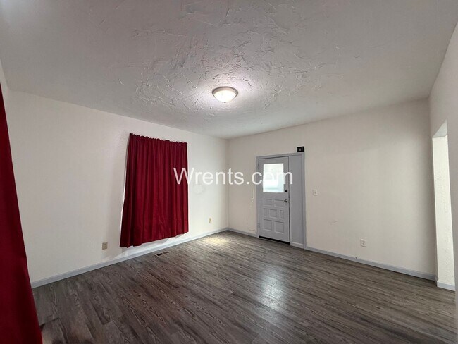 Foto del edificio - 1007 W Frederick Ave