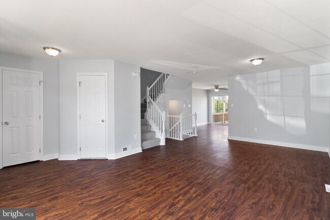 Building Photo - 14090 Kramer Pl