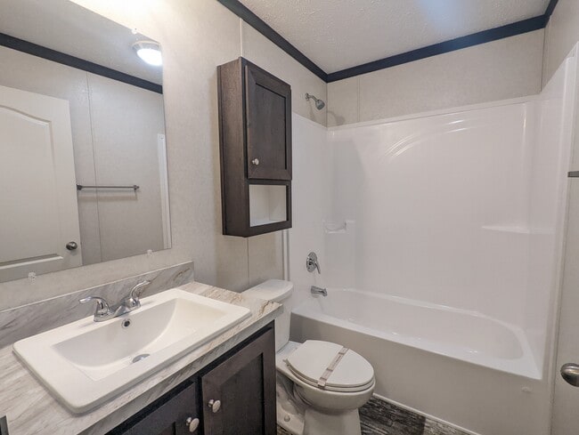 Building Photo - 661 Oregon St