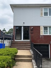 Building Photo - 2518 Spruce St