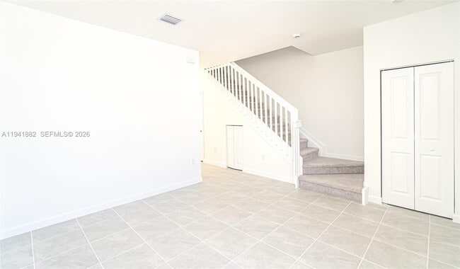 Building Photo - 2646 SE 27th Dr