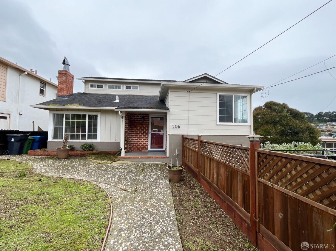 Primary Photo - 206 Garden Ln
