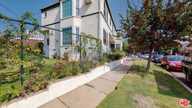 Foto del edificio - 1309 Devon Ave