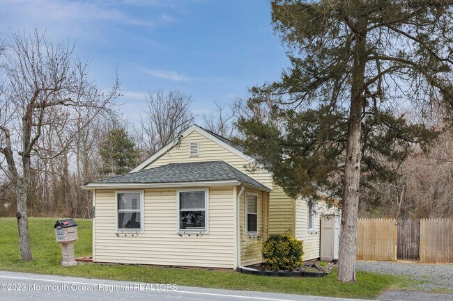 Building Photo - 466 Stagecoach Rd