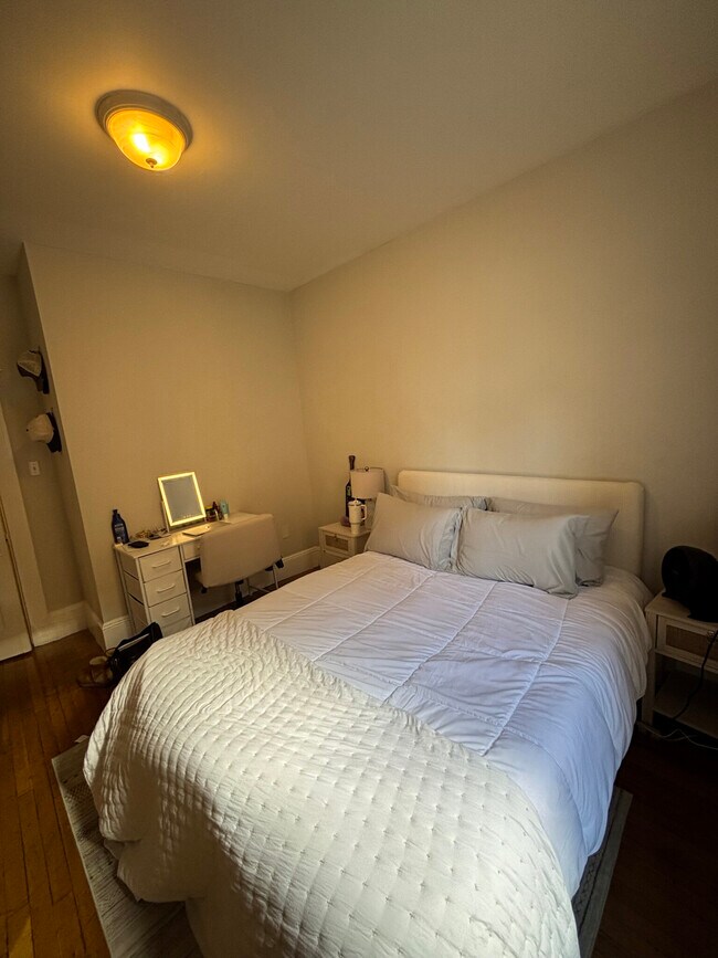 Building Photo - 38 Hemenway St