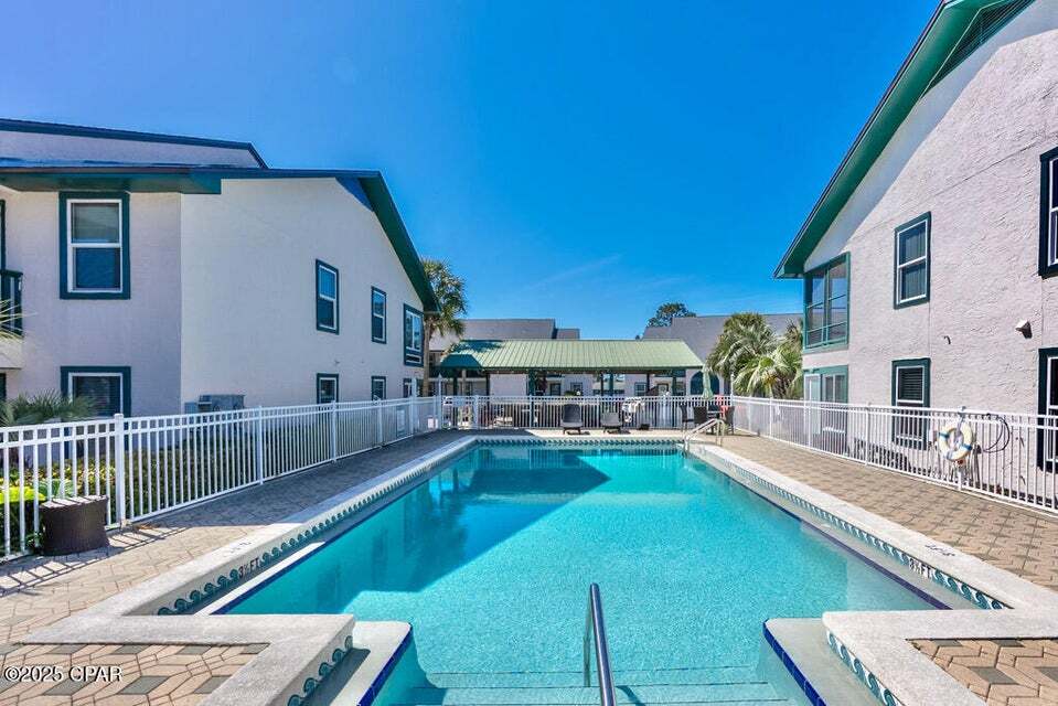 Primary Photo - 7813 N Lagoon Dr