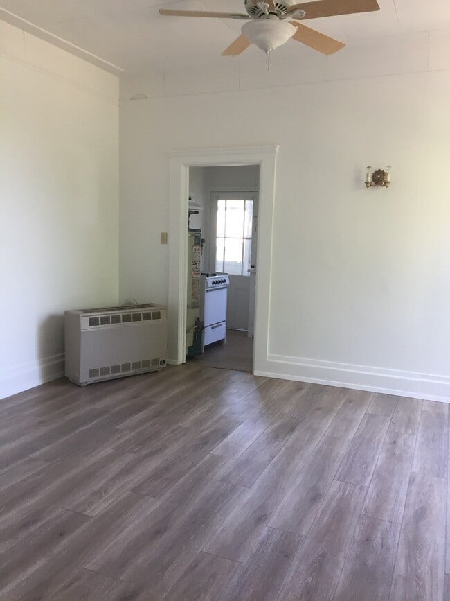 Building Photo - 362 Linden Ave