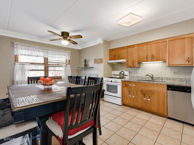 Foto del edificio - 5206 N Delphia Ave